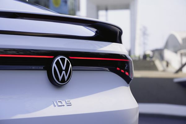 Le SUV coupé électrique Volkswagen ID.5 se distingue par un design expressif