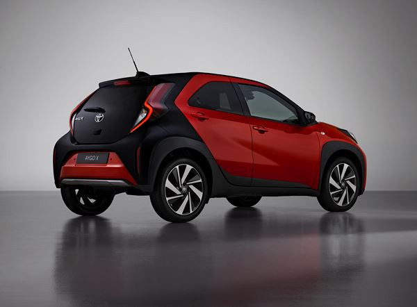 Le crossover urbain Toyota Aygo X revendique une personnalité épicée