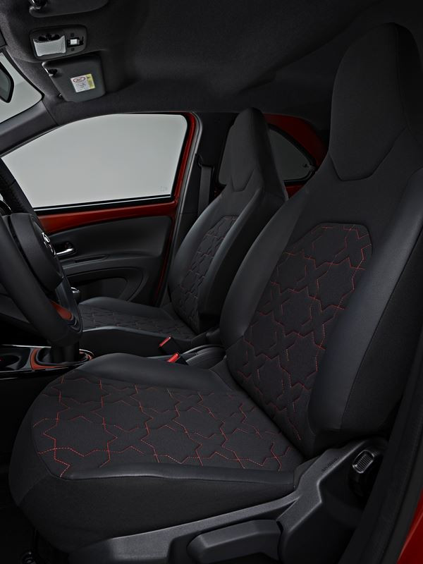 Le crossover urbain Toyota Aygo X revendique une personnalité épicée