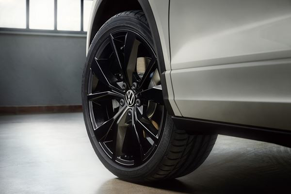 Le crossover compact Volkswagen T-Roc s’offre un habitacle plus sophistiqué