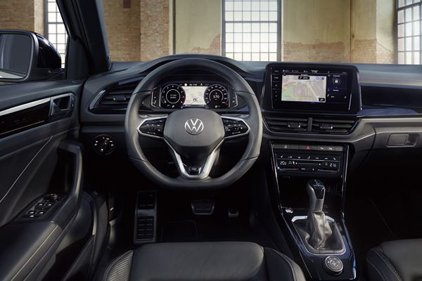 Le crossover compact Volkswagen T-Roc s’offre un habitacle plus sophistiqué