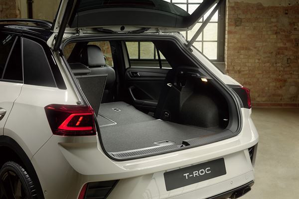 Le crossover compact Volkswagen T-Roc s’offre un habitacle plus sophistiqué