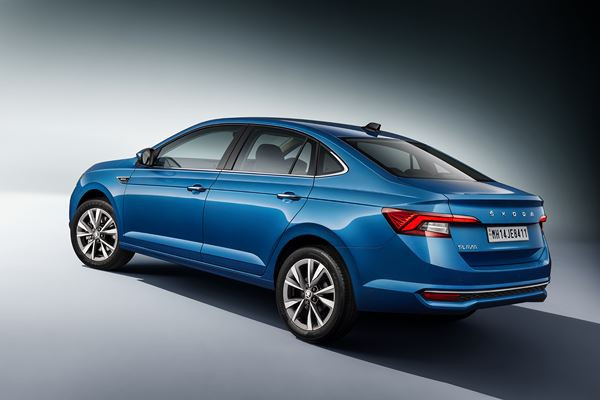 La berline compacte tricorps Skoda Slavia vise le marché indien