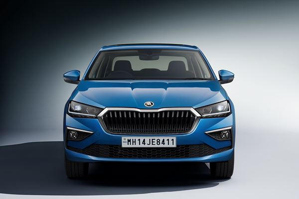 La berline compacte tricorps Skoda Slavia vise le marché indien