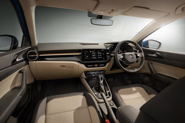 La berline compacte tricorps Skoda Slavia vise le marché indien