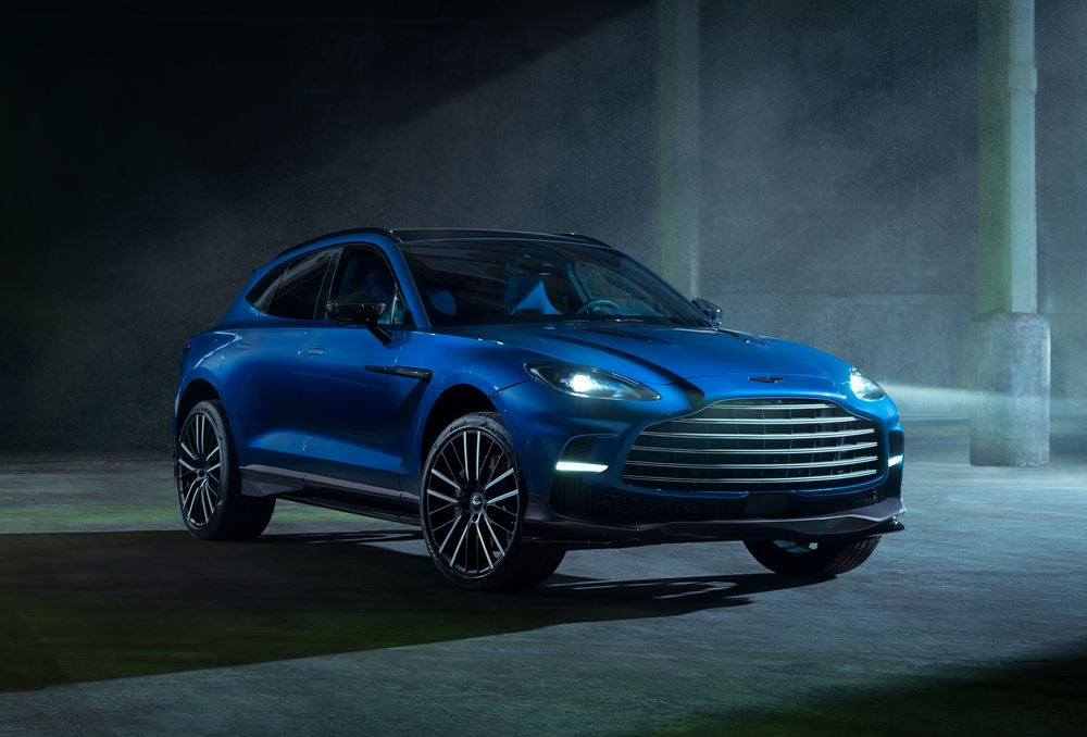 Le SUV haute performance Aston Martin DBX707 est un SUV pas comme les autres