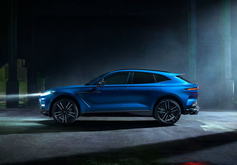 Le SUV haute performance Aston Martin DBX707 est un SUV pas comme les autres