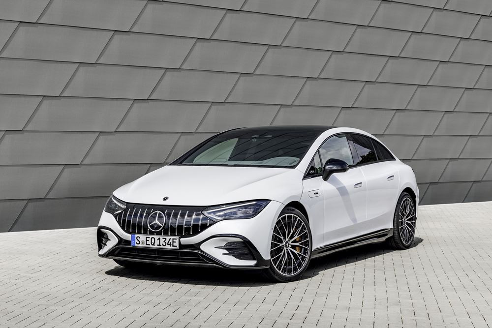 La berline d'affaires électrique Mercedes-AMG EQE 53 4MATIC plus délivre 626 ch