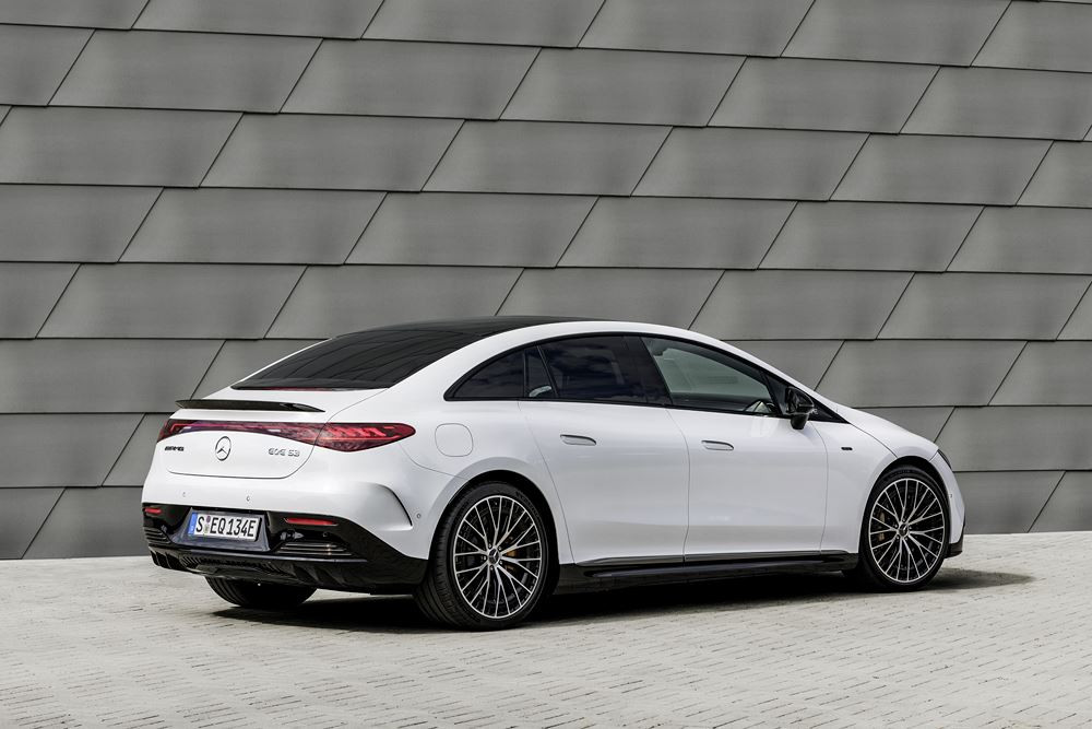 La berline d'affaires électrique Mercedes-AMG EQE 53 4MATIC plus délivre 626 ch