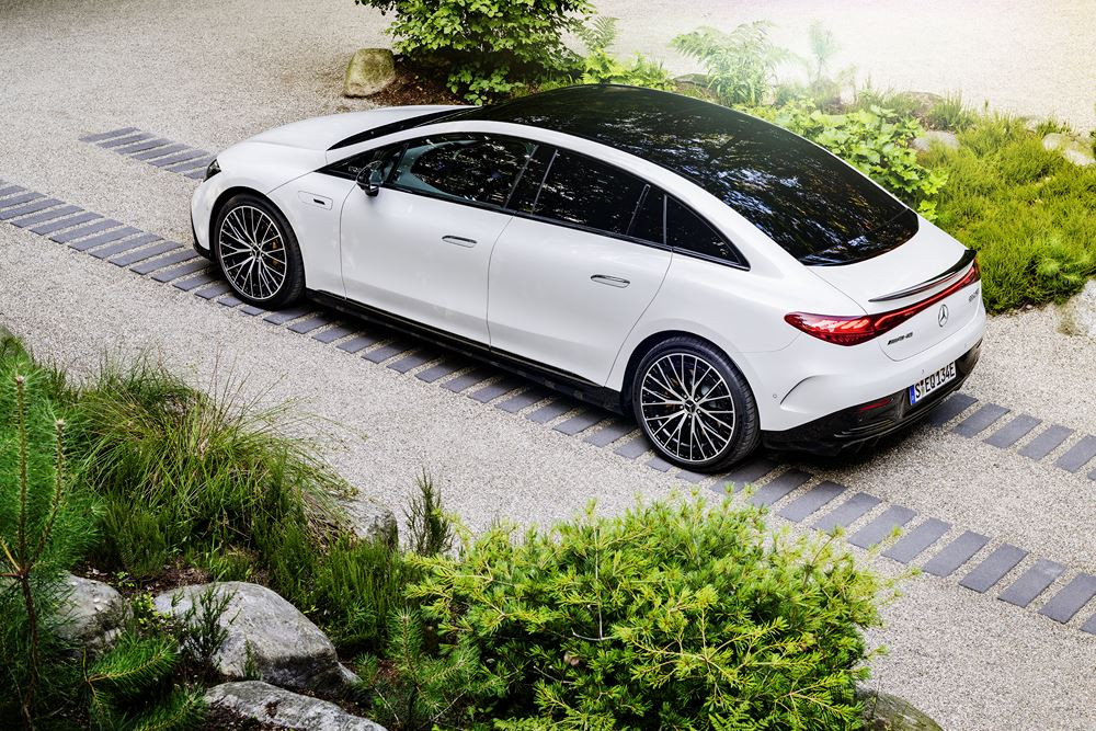 La berline d'affaires électrique Mercedes-AMG EQE 53 4MATIC plus délivre 626 ch