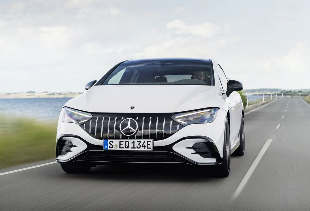 La berline d'affaires électrique Mercedes-AMG EQE 53 4MATIC plus délivre 626 ch