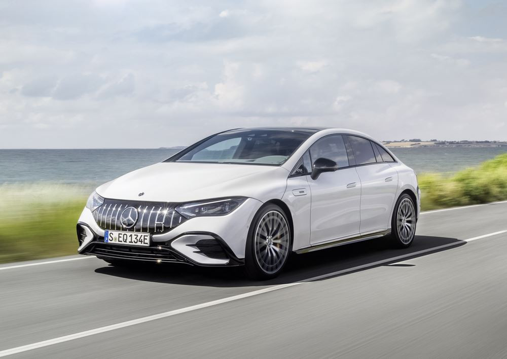La berline d'affaires électrique Mercedes-AMG EQE 53 4MATIC plus délivre 626 ch