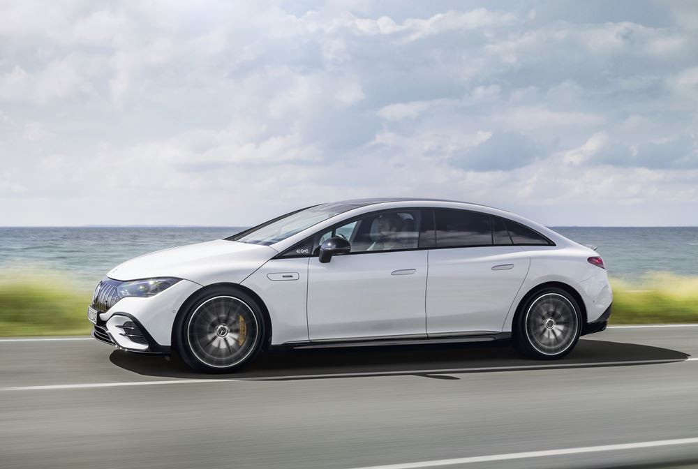 La berline d'affaires électrique Mercedes-AMG EQE 53 4MATIC plus délivre 626 ch