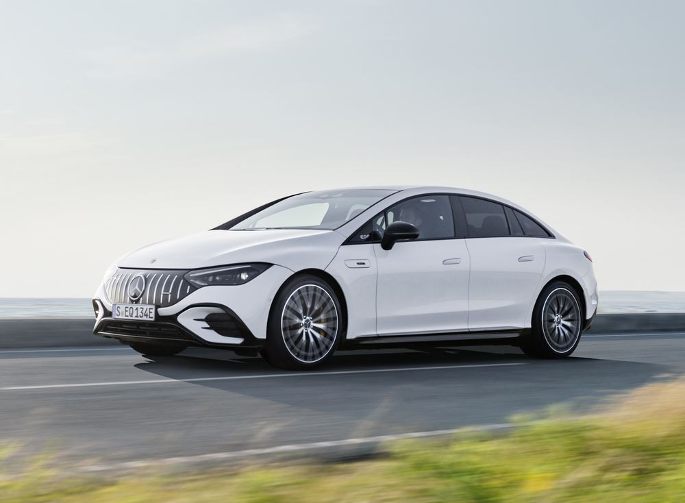 La berline d'affaires électrique Mercedes-AMG EQE 53 4MATIC plus délivre 626 ch