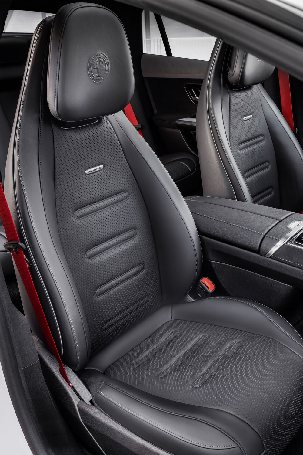 La berline d'affaires électrique Mercedes-AMG EQE 53 4MATIC plus délivre 626 ch