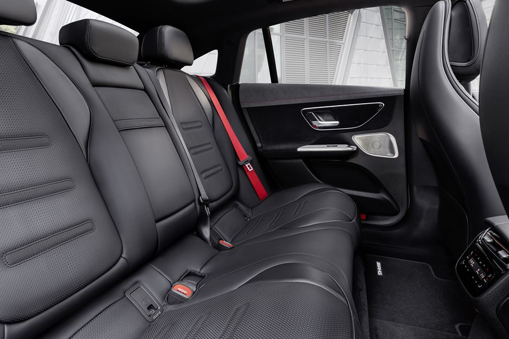 La berline d'affaires électrique Mercedes-AMG EQE 53 4MATIC plus délivre 626 ch