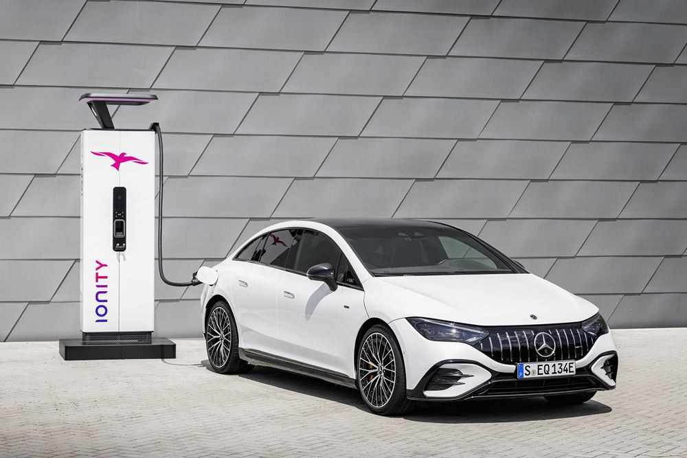La berline d'affaires électrique Mercedes-AMG EQE 53 4MATIC plus délivre 626 ch