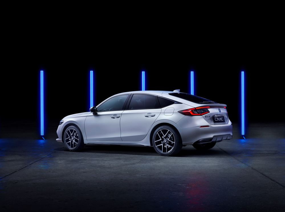 La Honda Civic hybride cinq portes allie performances et efficacité
