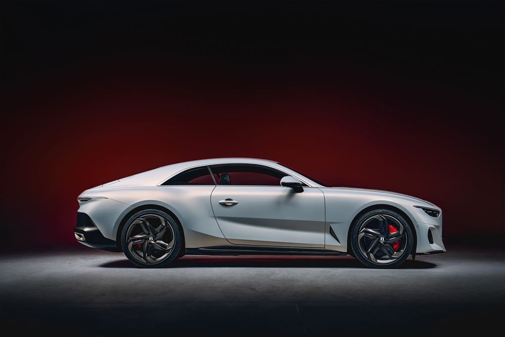 Le coupé Bentley Mulliner Batur préfigure le nouveau langage stylistique de Bentley