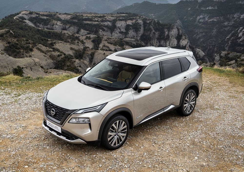 Le crossover familial Nissan X-Trail affiche un design moderne musclé