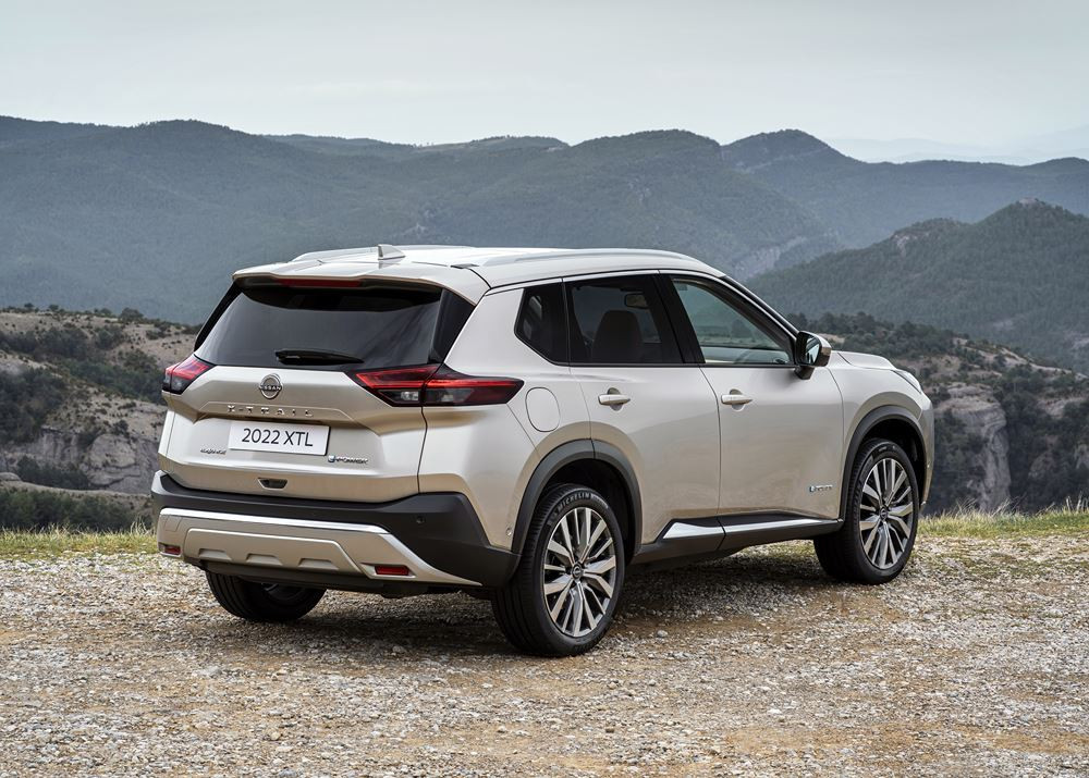 Le crossover familial Nissan X-Trail affiche un design moderne musclé