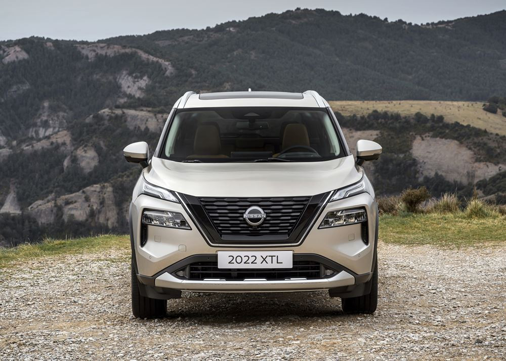 Le crossover familial Nissan X-Trail affiche un design moderne musclé