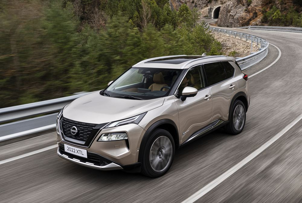 Le crossover familial Nissan X-Trail affiche un design moderne musclé