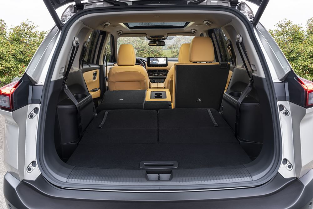 Le crossover familial Nissan X-Trail affiche un design moderne musclé
