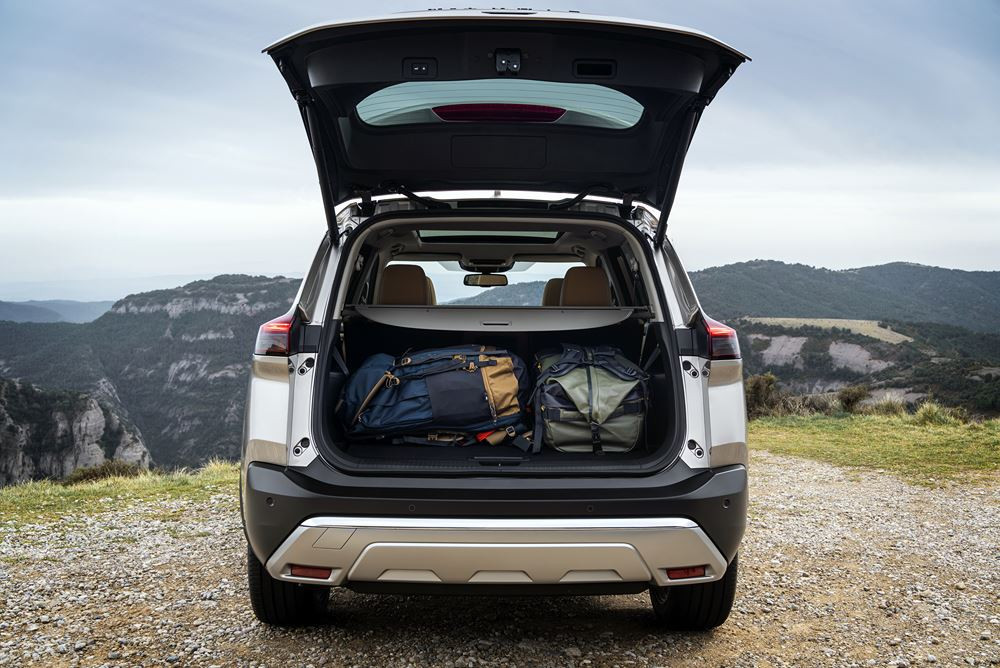Le crossover familial Nissan X-Trail affiche un design moderne musclé