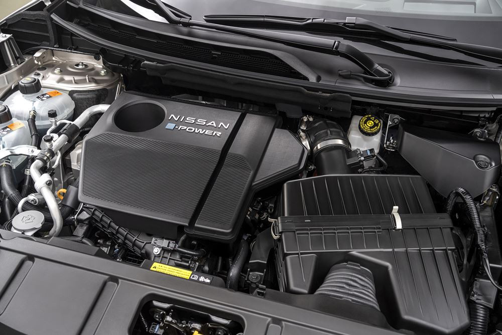 Le crossover familial Nissan X-Trail affiche un design moderne musclé