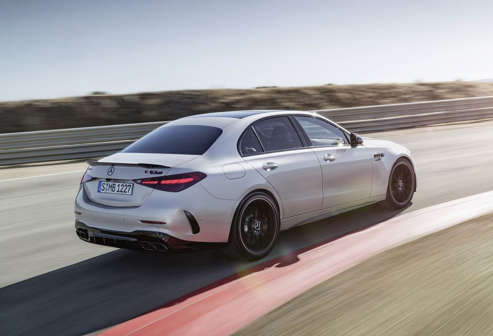 La berline Mercedes-AMG C 63 S E Performance bénéficie de technologies de la Formule 1