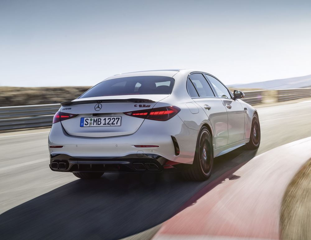 La berline Mercedes-AMG C 63 S E Performance bénéficie de technologies de la Formule 1