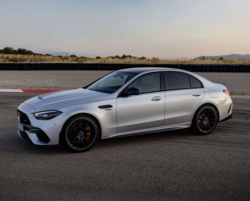 La berline Mercedes-AMG C 63 S E Performance bénéficie de technologies de la Formule 1