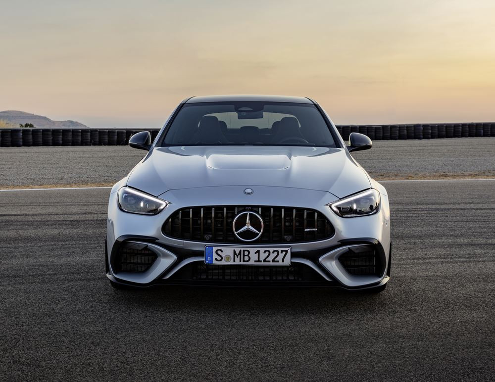 La berline Mercedes-AMG C 63 S E Performance bénéficie de technologies de la Formule 1