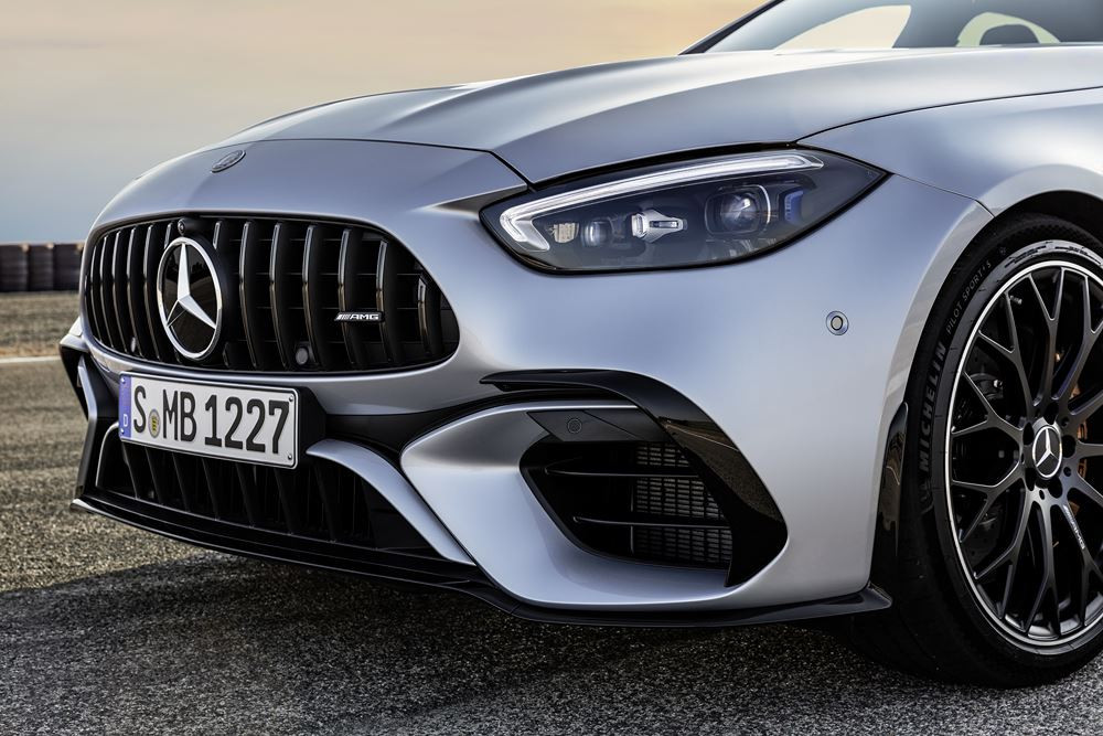 La berline Mercedes-AMG C 63 S E Performance bénéficie de technologies de la Formule 1