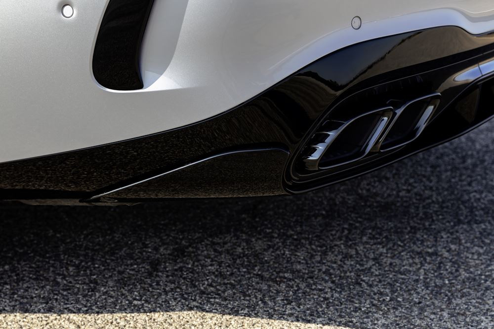 La berline Mercedes-AMG C 63 S E Performance bénéficie de technologies de la Formule 1