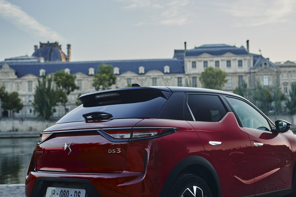 La DS 3 s'offre une calandre élargie réhaussée de pointes de diamants