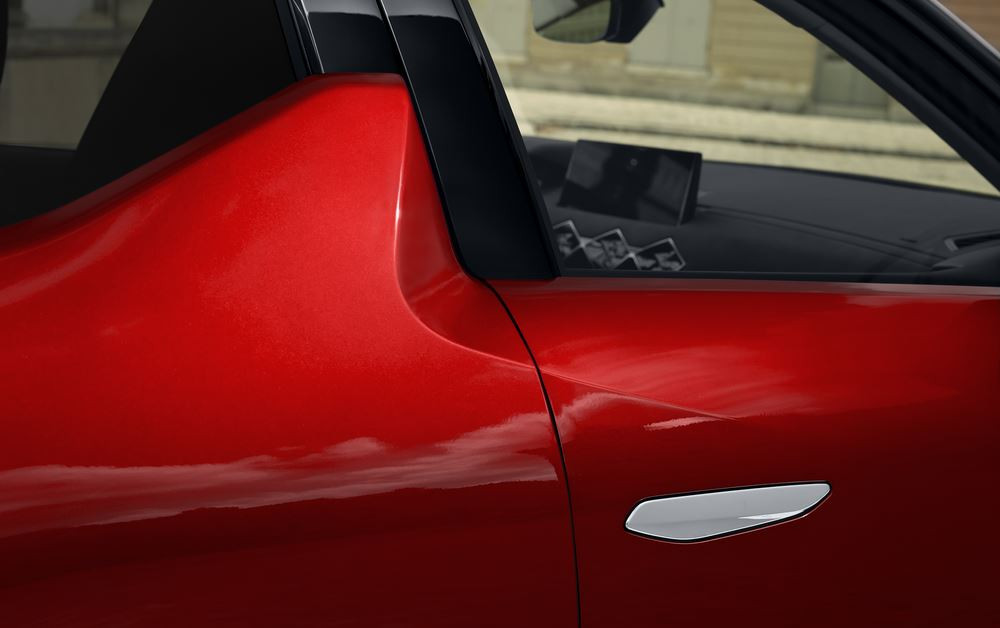 La DS 3 s'offre une calandre élargie réhaussée de pointes de diamants