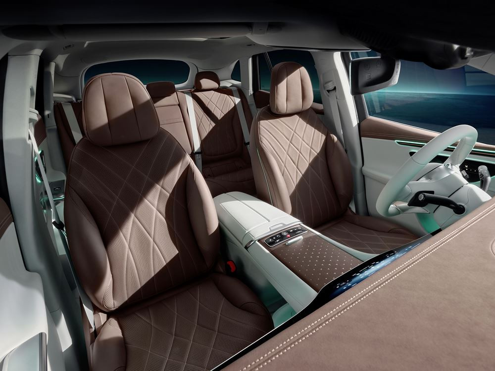 Le Mercedes EQE SUV électrique affiche jusqu'à 590 km d'autonomie WLTP