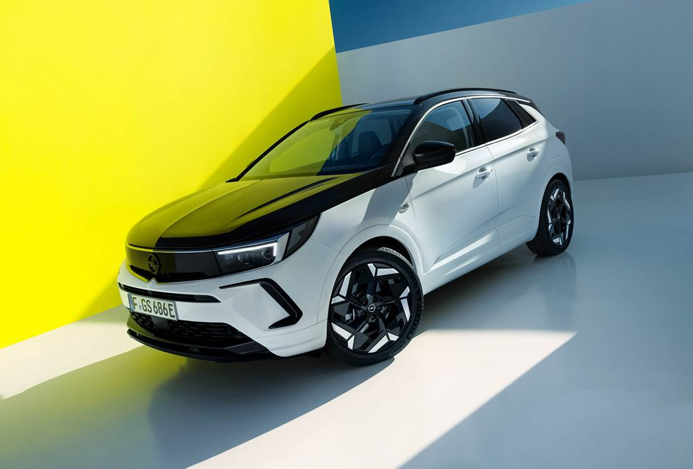 Le SUV hautes performances Opel Grandland GSe dispose de 300 ch