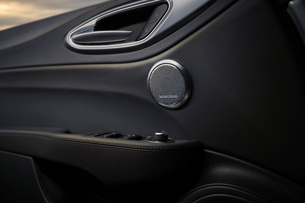 La berline sportive Alfa Romeo Giulia évolue en termes de style et de contenu technologique