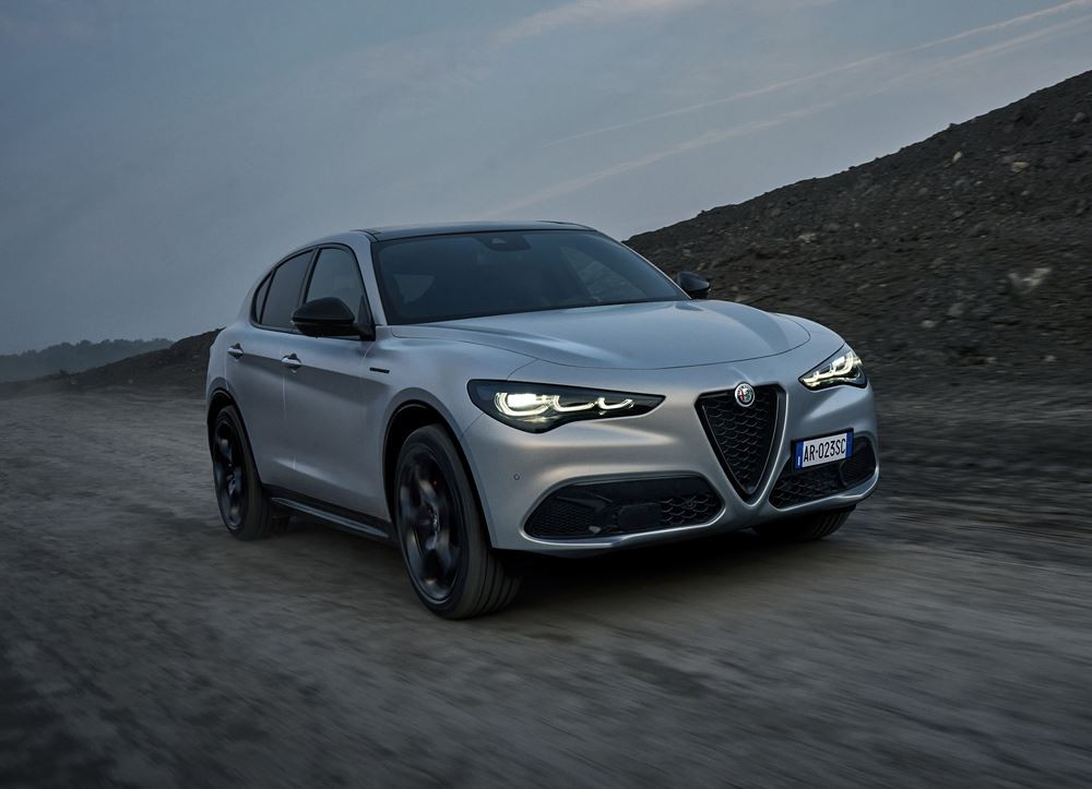 Le SUV sportif Alfa Romeo Stelvio évolue en termes de style et de technologie