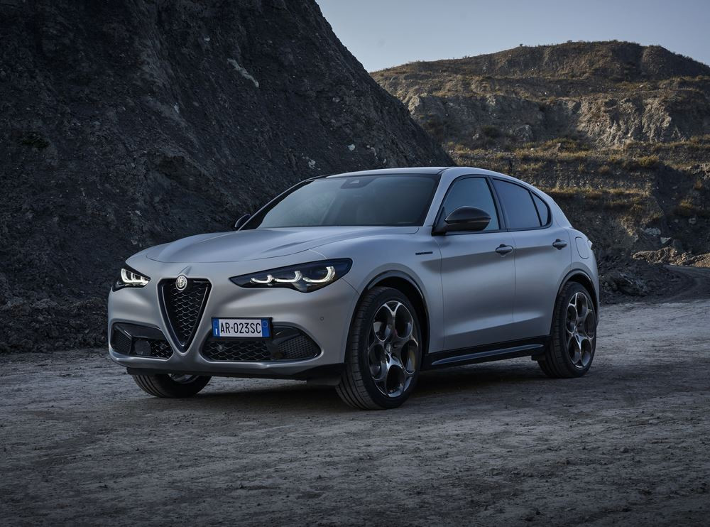 Le SUV sportif Alfa Romeo Stelvio évolue en termes de style et de technologie