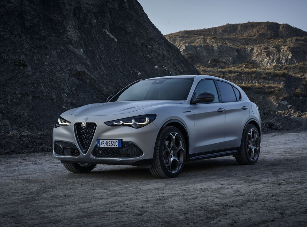 Le SUV sportif Alfa Romeo Stelvio évolue en termes de style et de technologie