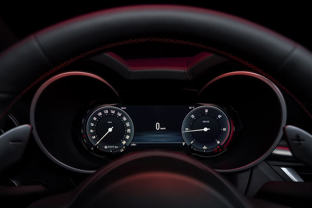 Le SUV sportif Alfa Romeo Stelvio évolue en termes de style et de technologie