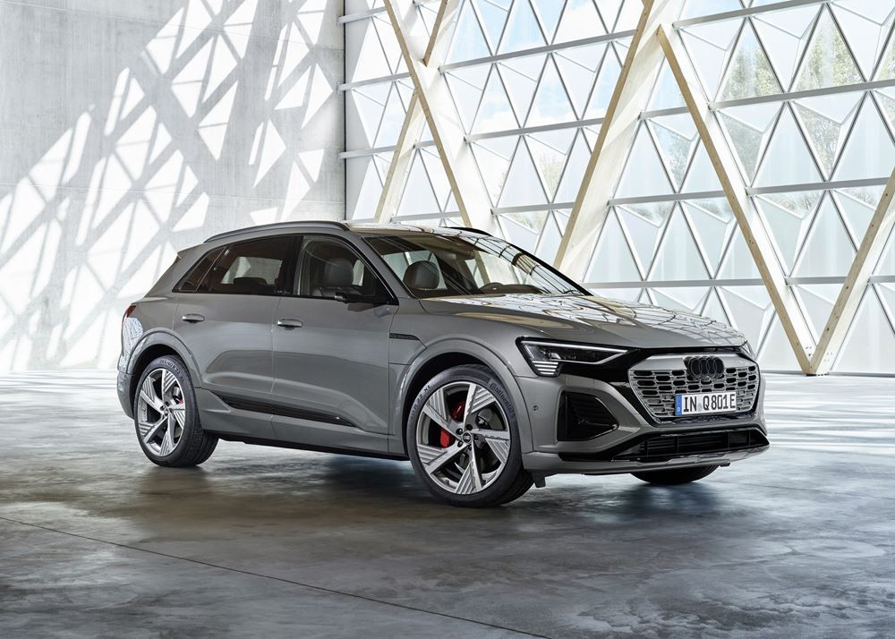 Le SUV Audi Q8 e-tron électrique affiche une autonomie jusqu'à 582 kilomètres