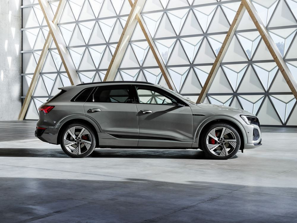 Le SUV Audi Q8 e-tron électrique affiche une autonomie jusqu'à 582 kilomètres