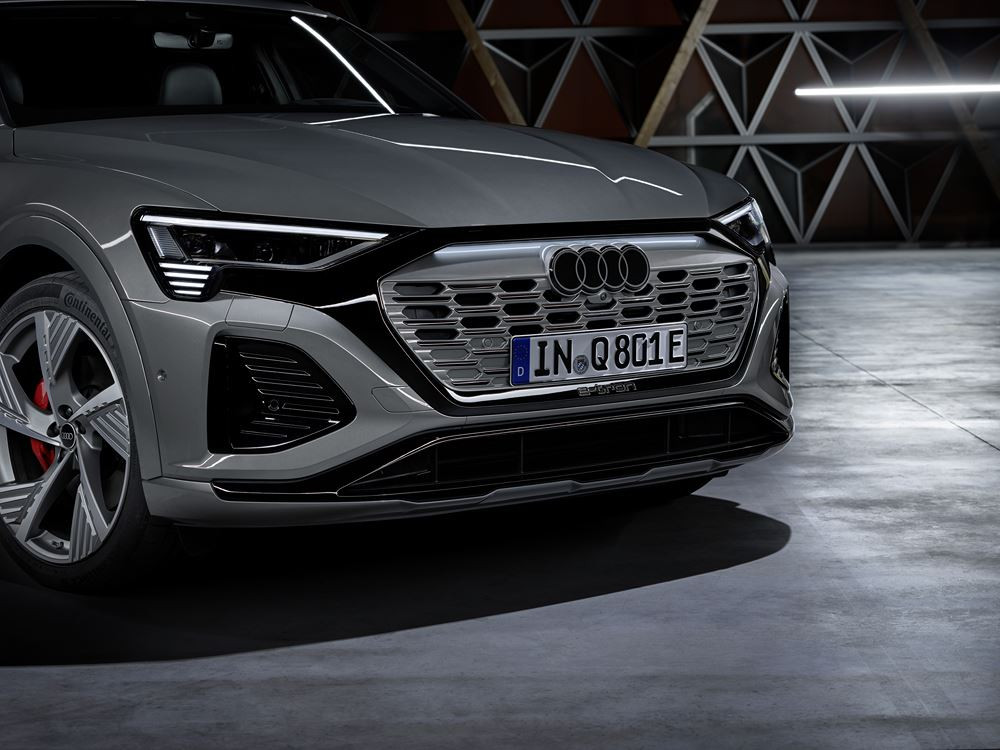 Le SUV Audi Q8 e-tron électrique affiche une autonomie jusqu'à 582 kilomètres