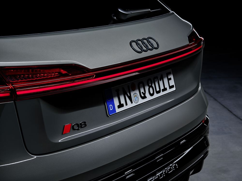 Le SUV Audi Q8 e-tron électrique affiche une autonomie jusqu'à 582 kilomètres