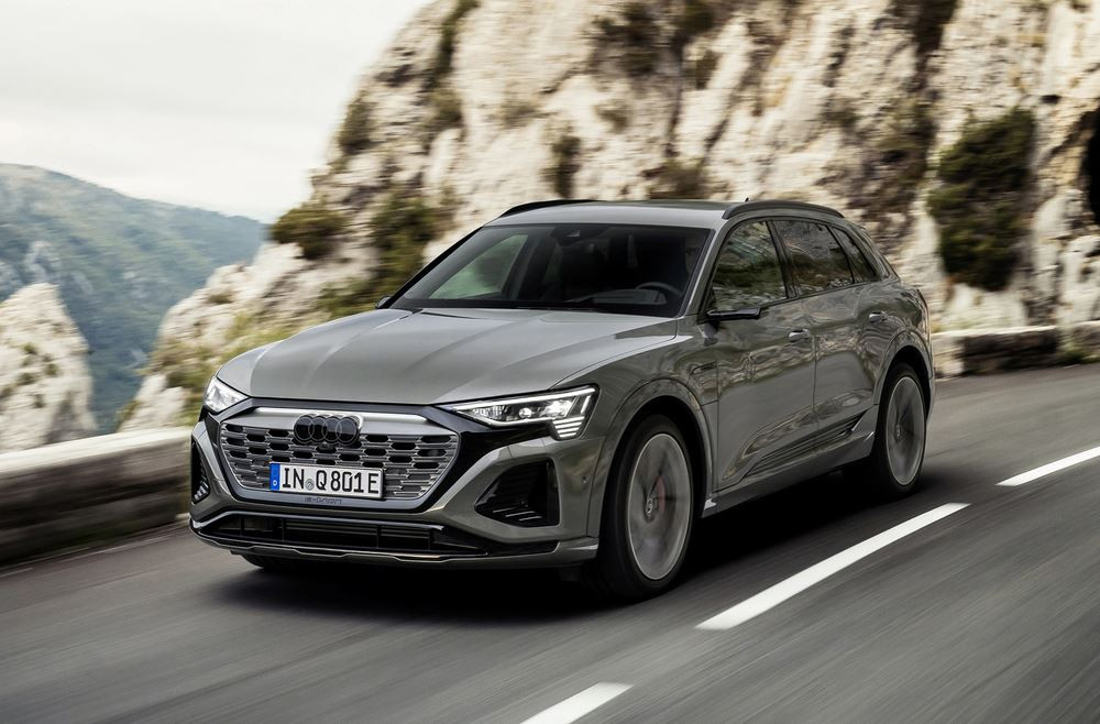 Le SUV Audi Q8 e-tron électrique affiche une autonomie jusqu'à 582 kilomètres